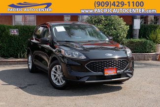 Used 2020 Ford Escape SE image 1