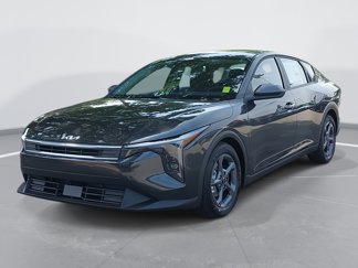 New 2025 Kia K4 LXS image 1