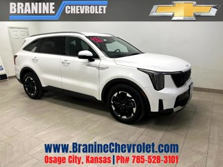 Used 2024 Kia Sorento S image 1