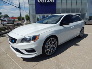 Used 2016 Volvo V60 T6 Polestar image 1