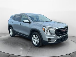 Used 2024 GMC Terrain SLE image 1