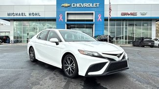 Used 2023 Toyota Camry SE image 1