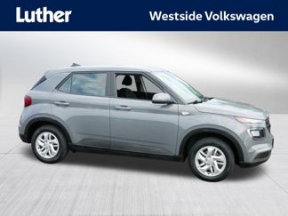 Used 2021 Hyundai Venue SE image 1