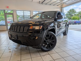 Used 2019 Jeep Grand Cherokee Altitude image 1