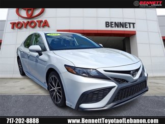 Used 2022 Toyota Camry SE image 1