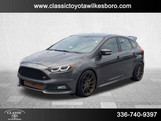 Used 2017 Ford Focus ST image 1