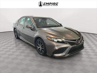 Used 2022 Toyota Camry SE image 1