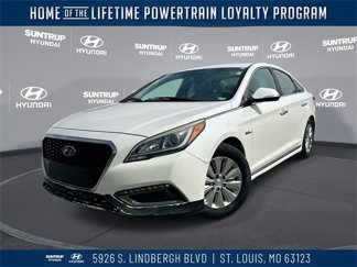 Used 2016 Hyundai Sonata SE image 1