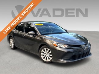 Used 2018 Toyota Camry L image 1