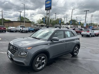 Used 2022 Hyundai Venue SEL image 1