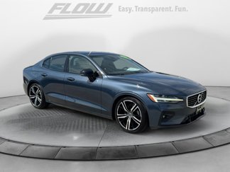 Used 2020 Volvo S60 T5 R-Design image 1
