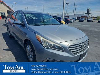 Used 2015 Hyundai Sonata SE image 1