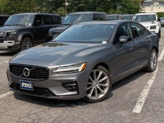 Used 2021 Volvo S60 T5 Momentum image 1