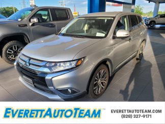 Used 2018 Mitsubishi Outlander SE image 1