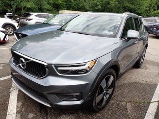 Used 2019 Volvo XC40 T5 Momentum image 1
