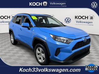 Used 2020 Toyota RAV4 LE image 1