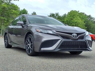 Used 2022 Toyota Camry SE image 1