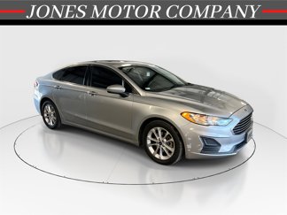 Used 2020 Ford Fusion SE image 1