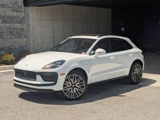 New 2025 Porsche Macan image 1