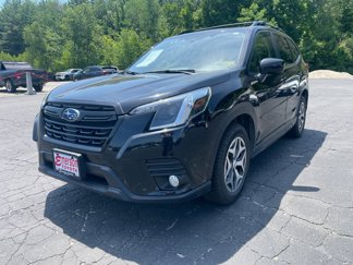 Used 2023 Subaru Forester Premium image 1