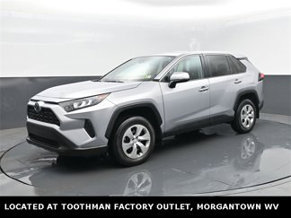 Used 2022 Toyota RAV4 LE image 1