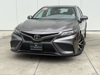 Used 2022 Toyota Camry SE image 1