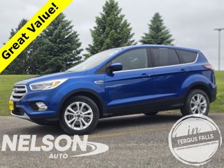 Used 2017 Ford Escape SE w/ SE Cold Weather Package image 1