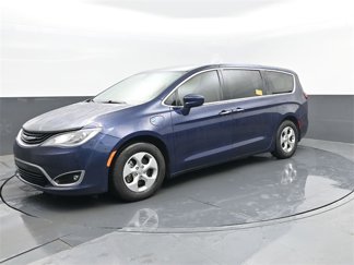 Used 2018 Chrysler Pacifica Touring Plus image 1