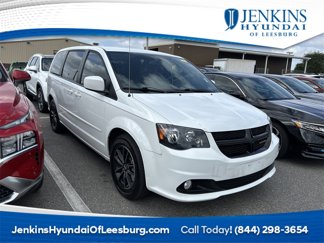Used 2015 Dodge Grand Caravan SXT image 1