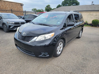 Used 2015 Toyota Sienna LE image 1