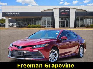 Used 2022 Toyota Camry LE image 1