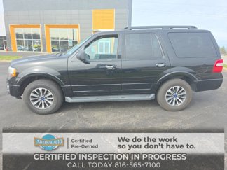 Used 2017 Ford Expedition XLT image 1