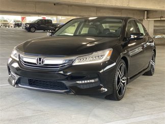 Used 2017 Honda Accord Touring image 1