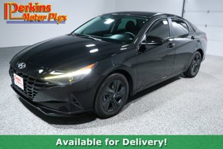 Used 2022 Hyundai Elantra SEL image 1