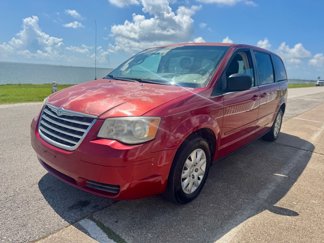 Used 2009 Chrysler Town & Country LX image 1