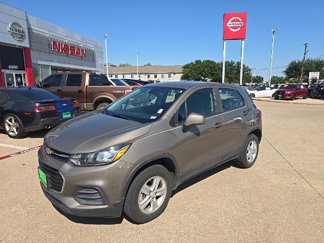 Used 2021 Chevrolet Trax LS image 1