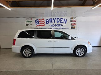 Used 2016 Chrysler Town & Country Touring image 1