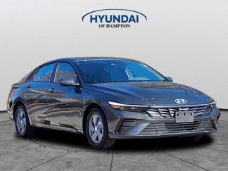 New 2025 Hyundai Elantra SE image 1