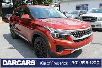 Certified 2022 Kia Seltos Nightfall Edition image 1