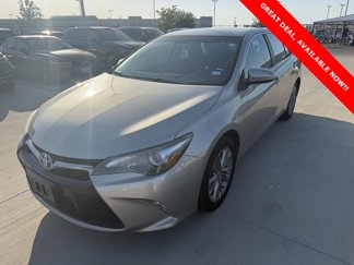 Used 2015 Toyota Camry SE image 1