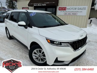 Used 2022 Kia Carnival LX image 1