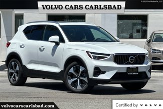 Certified 2025 Volvo XC40 B5 Plus image 1