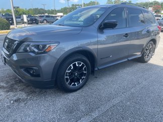 Used 2020 Nissan Pathfinder SL image 1