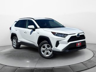 Used 2020 Toyota RAV4 LE image 1