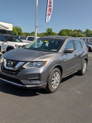 Used 2017 Nissan Rogue S image 1