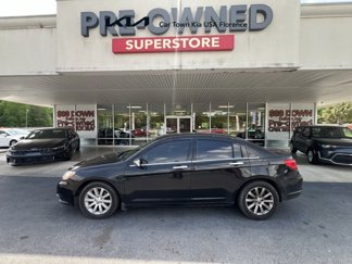 Used 2013 Chrysler 200 LX image 1