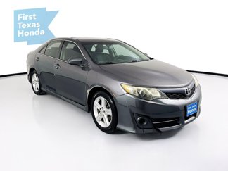Used 2014 Toyota Camry SE image 1