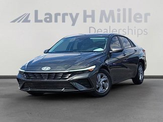 New 2025 Hyundai Elantra SE image 1
