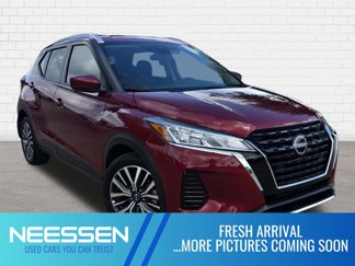 Used 2023 Nissan Kicks SV image 1