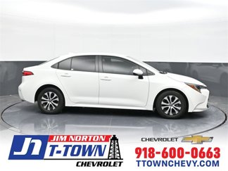 Used 2022 Toyota Corolla LE image 1